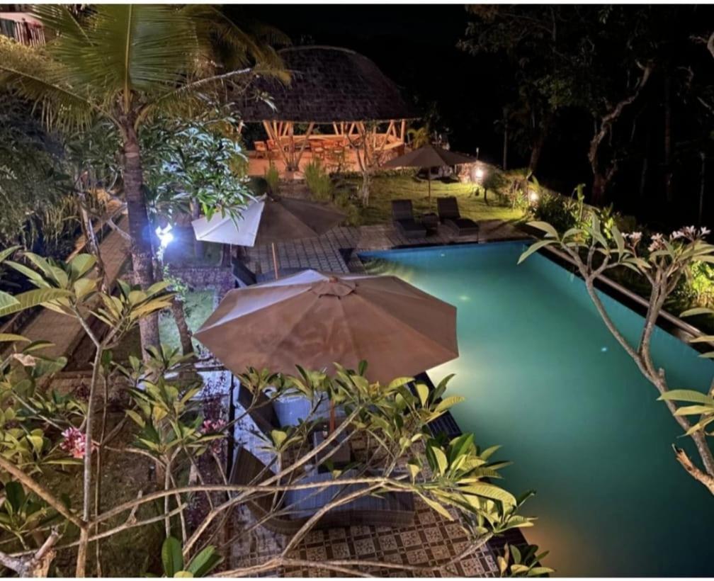 ホテル Tinggian Hill Retreat Batununggul エクステリア 写真